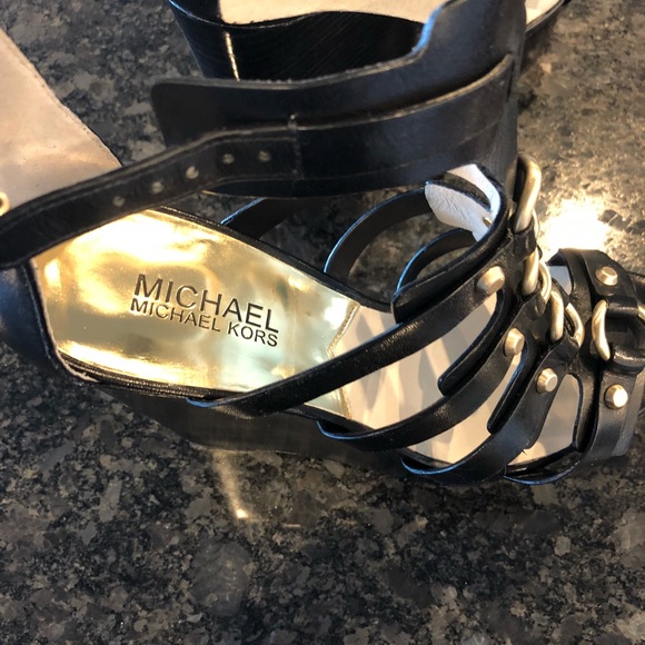 Brand new, never worn Michael Kors  shoes - Picture 4 of 4